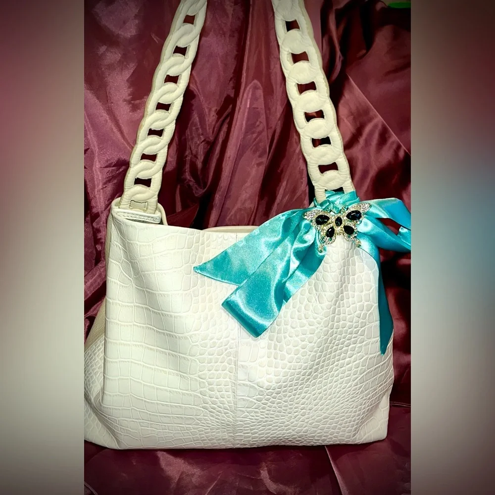 Vince Camuto Deeha Hobo Bag with VC Dust Bag - Picture 1 of 16